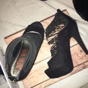 ⭐️Strappy Platform Heels🖤